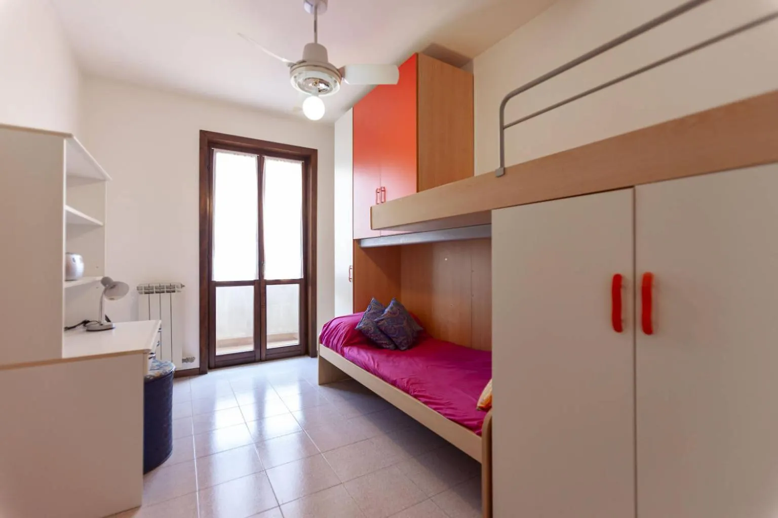 La Casa Gialla Desenzano del Garda 0*,