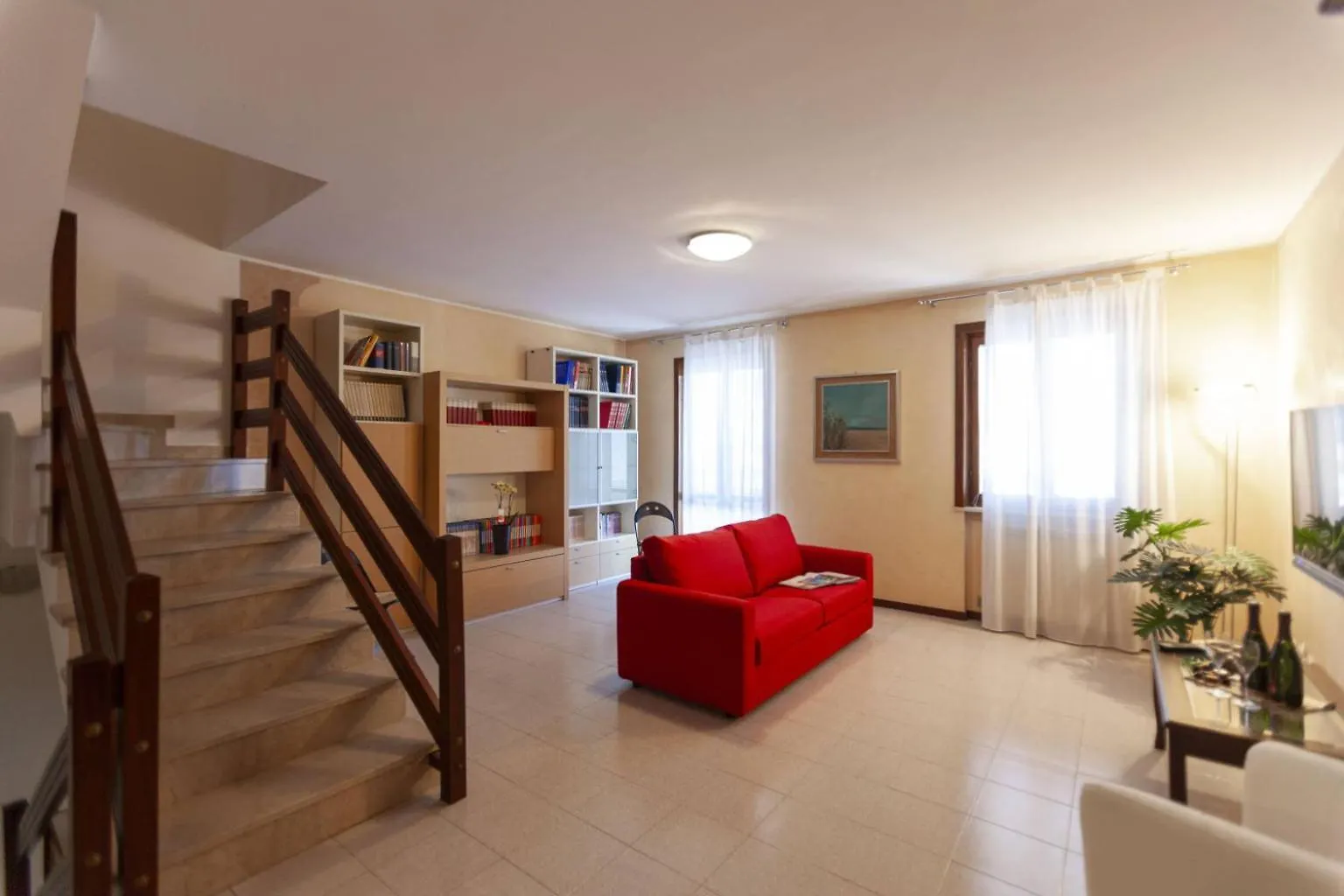La Casa Gialla Desenzano del Garda